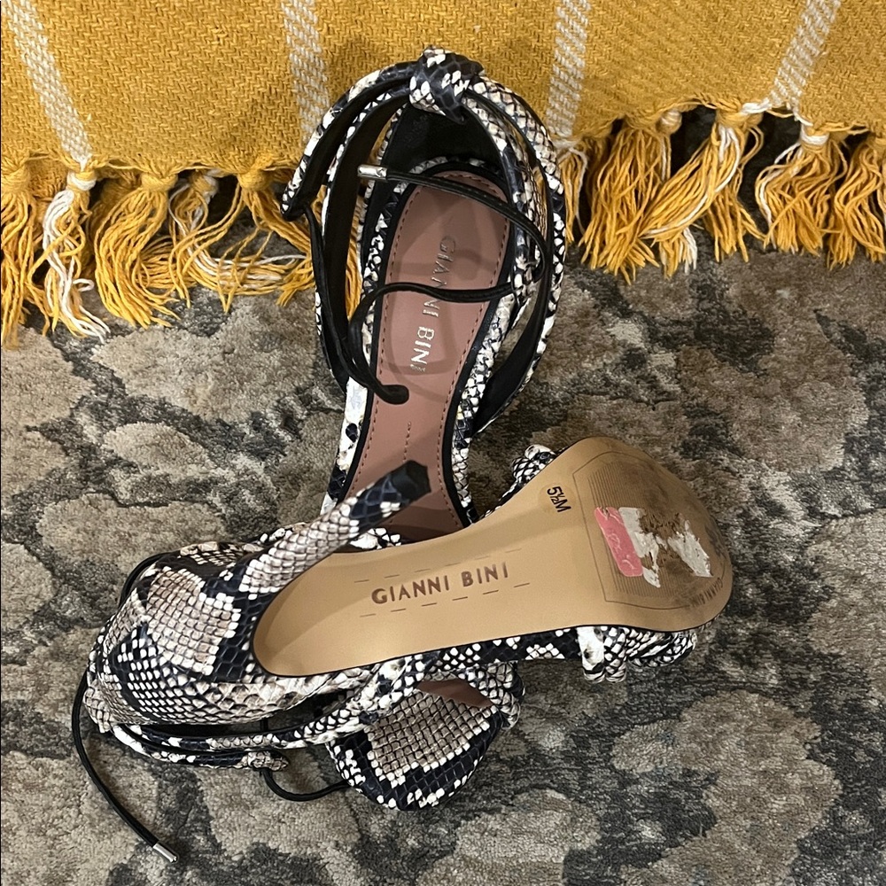 Designer heels - Picture 4 of 6